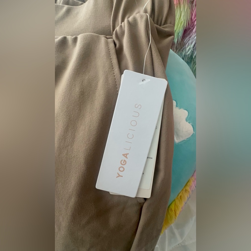 Yogalicious Tiramisu Lux Midtown Jogger in Soft Taupe - Picture 3 of 12